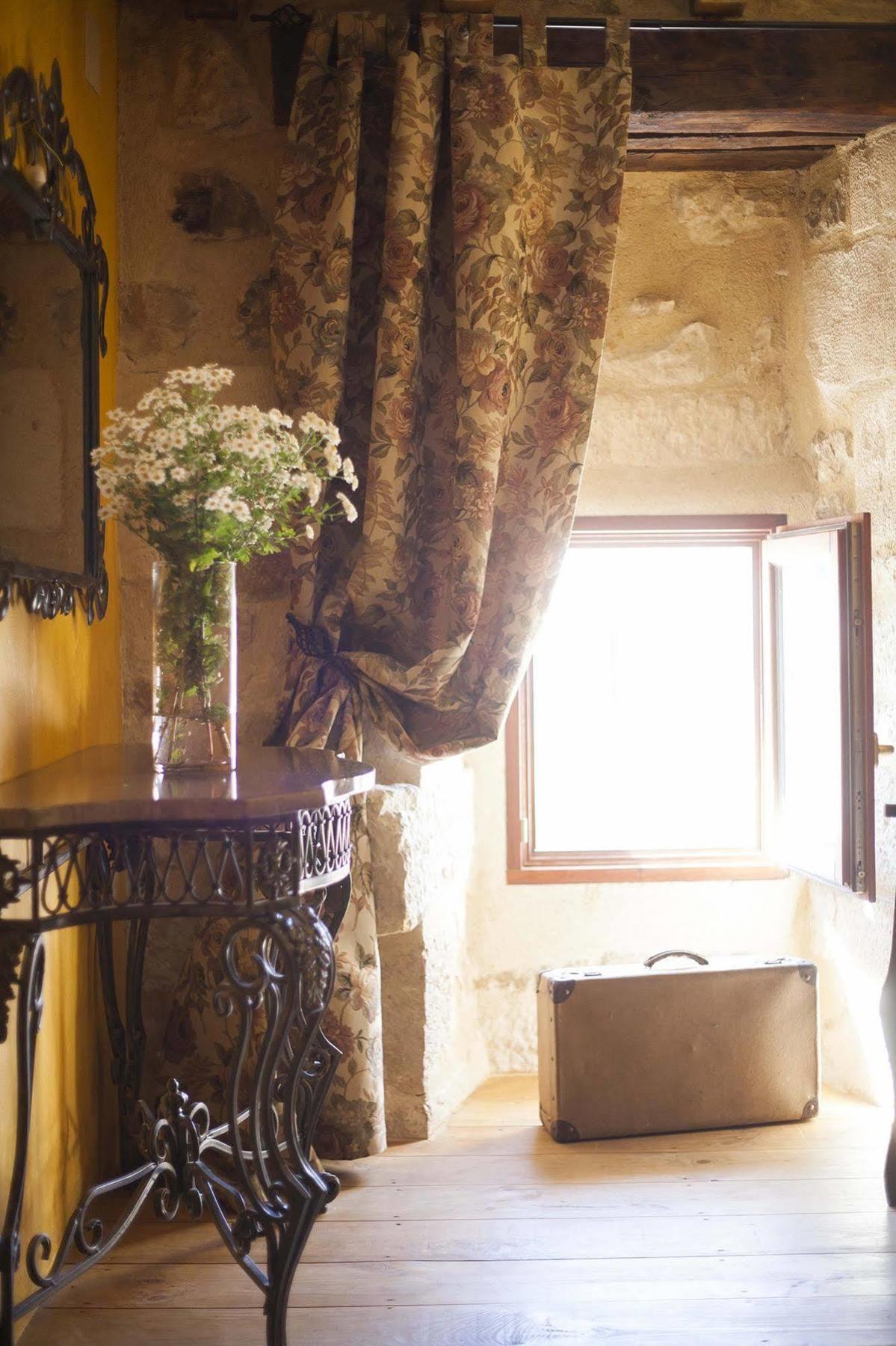 Hotel Rural La Torre De Bisjueces מראה חיצוני תמונה